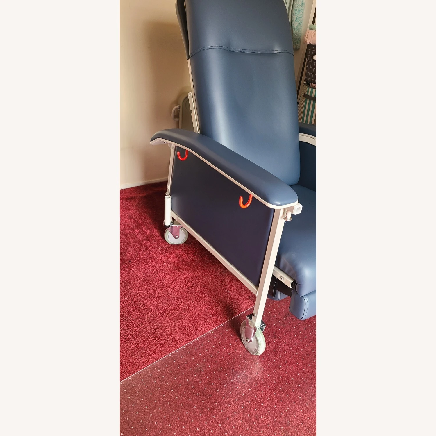 Other Geri Chair Recliner - Image 2