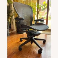 Herman Miller Aeron Chair - Medium B