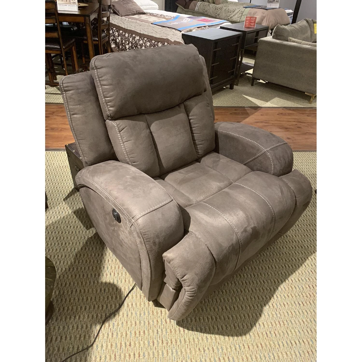 Jennifer Convertibles Morgan Power Recliner Chair - Image 3